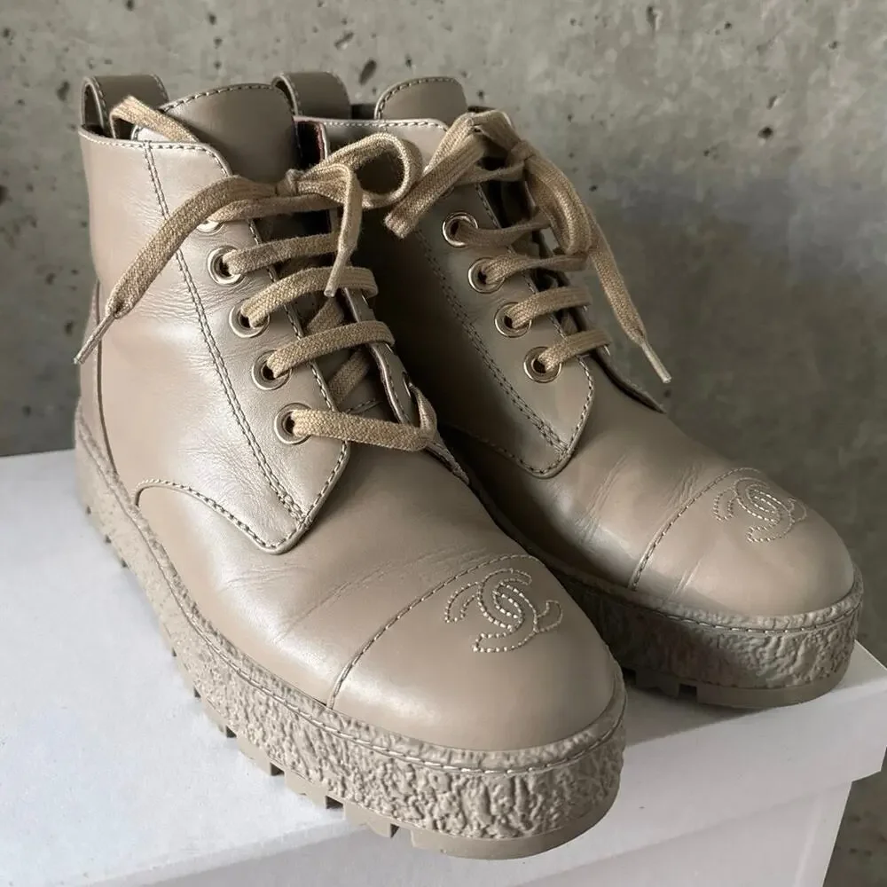 CHANEL CC Logo Beige Leather Turnlock Combat Boots SZ 36.5